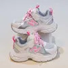 Zapatos Deportivos Infantiles 2026 Primavera y Otoño Nuevo Estilo Malla Transpirable Suela Suave Zapatos de Papá para Niños Zapatos Casuales para Niños Mayores