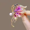 Broche de Perla Mariposa Accesorios para Ropa Lujo Ligero de Gama Alta Botón de Cintura Ajustada Tapeta de Botones Accesorios para Ropa Hebilla Ligera Anti-deslizamiento Pin Joyería