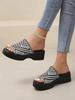 Zapatillas de plataforma de cuña de una sola línea de comercio exterior europeo y americano para mujer, sandalias de exterior con punta cuadrada de color sólido de talla grande transfronterizas, zapatillas