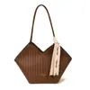 Bolsa com Padrão Trançado Retrô para Mulheres 2025 Nova Moda de Alto Padrão Bolsa de Ombro para o Dia a Dia Bolsa Tote Grande Capacidade
