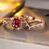 Rongxing Juego de Anillos Ovalados Rojos de Encaje Retro TransfronterizoV Anillo de Compromiso