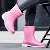 Novas Galochas Japonesas Femininas de Cano Médio Antiderrapantes com Solado Grosso Moda Simples Solado Macio Calçados de Borracha Confortáveis Roupa Impermeável Galochas