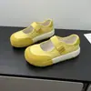 Sapatos Mary Jane Rasos Fofos e Peculiares para Mulheres, Novo Estilo Verão 2025, Bico Redondo, Salto Grosso, Superfície de Tecido, Tênis Casuais com Velcro