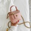 Bolso Pequeño Cuadrado para Mujer Camelia Bolso Mini de Mano Bordado Acolchado Billetera de Monedas con Cadena Bolso Cruzado de Nicho para Niños Moderno