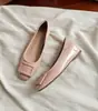 Fivela Quadrada Aumento de Altura 5cm Couro Patente Macio Elegante Boca Rasa Feminino Slip-On Bico Redondo Estilo Francês Desejo Puro Sapatos de Commuter Moda