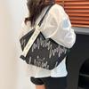 Bolsa Tote Fresca de Grande Capacidade 2025 Nova Bolsa Feminina Estilo Casual de Verão Ombro Único Bolsa de Faculdade para Estudantes para Aulas e Trabalho