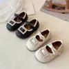 Zapatos Pequeños de Piel para Niñas 2026 Primavera/Otoño Nuevo Estilo Zapatos de Princesa con Lazo de Perlas para Niños Pequeños y Niños Pequeños Suela Suave Zapatos de Exterior