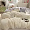 Conjunto de quatro peças em lã de cordeiro estilo Ins para outono e inverno, capa de edredom quente e espessa, lençol de cama de veludo de leite, conjunto de três peças de flanela de coral para dormitório