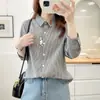 Especial 100kg Roupas de outono plus size para mulheres gordinhas, camisa listrada com bordado de desenho animado jovem e fresca 0719