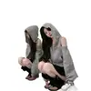 Jaqueta Moletom com Capuz Cinza Estilo Americano Personalizada Ombro a Ombro para Mulheres, Design de Nicho de Outono com um Top Tendência de Zíper Duplo