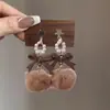 Muito Adequado para Roupas de Outono e Inverno ~ Brincos de Lã Tricotados Cor Marrom Maillard Retrô Argolas Brincos Atmosféricos para Mulheres