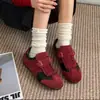 Zapatos de mujer retro de estilo alemán con cordones, nuevas zapatillas casuales planas de verano estilo coreano color café para aumentar la altura