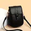 Nova bolsa transversal de celular da moda feminina, durável e adequada para o trajeto diário, disponível em várias cores, pode ser usada no ombro ou carregada na mão