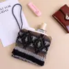 Invierno Nuevo Coreano Felpa Bolsa Pequeña Bolso de Hombro para Mujer Lana de Cordero Felpa Moda Lana Casual Versátil Bolso de Mano