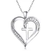 Collar de Mujer Nuevo de Moda Europeo y Americano con Diseño de Corazón y Cruz, Diseño de Nicho de Lujo Ligero, Colgante de Gama Alta, Venta al por Mayor desde el Fabricante