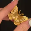 Broche Personalizado Borboleta Dourada Retrô com Diamantes Cintilantes, Elegante, de Alto Padrão, Moderno, Exquisito, de Luxo Leve e Versátil