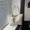 La popular bolsa de tote de nicho de este año para mujer, nuevo y elegante bolso de hombro único para el verano de 2026, bolsa versátil para el antebrazo