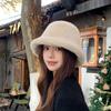 Sombrero Mao Mao para mujer, otoño e invierno, resistente al frío, blanco, cálido, para la cuenca del noreste, con protección para las orejas, pequeño sombrero de pescador con cara visible, de felpa.