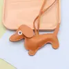 Llavero Colgante Perro Salchicha Estampado de Puntos Colgante para Bolso de Mascota Dibujos Animados Llavero de Cuero Accesorio para Funda de Teléfono