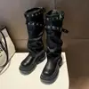 Botas Femininas Elegantes com Fivela Plissada 2026 Outono/Inverno Nova Moda Botas Longas de Cavaleiro com Solado Grosso Efeito Emagrecedor