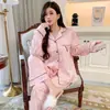 Pijama de Seda Hielo a Rayas Dulces Shanghai Story para Mujer, Gama Alta, Se Puede Usar Afuera, Lujoso Ropa de Casa de Manga Larga y Pantalón Largo