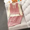Conjunto de Tres Piezas de Otoño para Niñas: Chaleco para Niña, Camiseta Base de Encaje, Conjunto de Ropa de Manga Larga para Niña Primavera-Otoño, Conjunto de Pantalones Acampanados Estilo Coreano