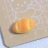 Pan de simulación, comida y juego, dibujos animados, crema, pegamento, accesorios, hebilla de zapato creativa, material de resina, accesorios, joyería de bricolaje, horquilla