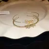 Pulseira Aberta Flor de Zircônia Estilo Luxo Leve, Pulseira Versátil Exquisita Francesa, Joias de Nicho de Alta Qualidade da Moda Atacado