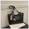Bolsa Tote para Mulheres 2026 Retro Nova Versátil de Ombro para o Dia a Dia Tendência Nicho Moda Retro Bolsa de Braço