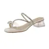 Sandalias de Tacón Alto para Mujer 2026 Nuevo Estilo de Verano con Faldas Tacón Grueso Pedrería de Cristal Estilo Hada Francesa Chanclas para Uso en Exteriores