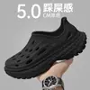 Zuecos de verano para hombre de cobertura total para exteriores con una sensación cómoda y acolchada, sandalias deportivas de punta cerrada, zapatos de playa antideslizantes y resistentes al desgaste para hombre
