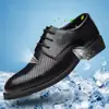 Nuevas Sandalias con Agujeros de Negocios para Hombre Casual Boda Novio Sandalias Británicas Verano Transpirables Juventud Puntiagudas Zapatos para Hombre