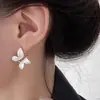 Pendientes Blancos de Alta Gama, Pendientes de Pétalos, Pendientes de Mariposa, Diseño de Flor, Elegantes, Modernos y Geniales