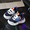 Nuevos Zapatos Deportivos Luminosos para Niños 2024 Zapatos con Luces de Dinosaurio de Dibujos Animados para Niños y Niñas Malla Transpirable Zapatos de Suela Suave