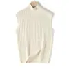 Elegante e discreto suéter vintage de lã australiana com trança e brilho sutil, gola alta, colete sem mangas de estilo sofisticado para o trabalho