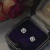 Brincos de Prata 925 Banhados a Ouro 18K Microcravejados com Zircônia Flash Quadrado Mini Simples Versátil Elegante Brincos Elegantes