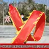 Danza del Dragón Deportiva de Fitness Cuadrada con Cintas de Colores Estrella de Cinco Puntas Seda de Colores Marco de Acero Hueco Integrado Cabeza de Dragón Hombres y Mujeres de Mediana Edad y Mayores Danza del Dragón