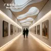 GRG Tira Longa Ondulada Teto Suspenso Curva Contínua Gesso Teto Galeria de Arte Museu Corredor Componentes Moldados