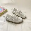 Sapatos Brancos Versáteis de Alto Valor Novidades Primavera/Verão 2026 Tendência Chinesa Moda Celebridade da Internet Sapatos de Treino Alemães que Aumentam a Altura Sapatos Leves Femininos