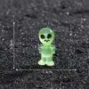 Nuevo producto transfronterizo: Figuritas de alienígenas que brillan en la oscuridad, lindas y adorables, accesorios decorativos para manualidades, decoraciones de paisajes en miniatura, pequeños adornos de escritorio