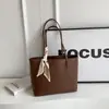Bolsa de Trabalho com Grande Capacidade, Novo Modelo 2025 Bolsa Tote para Mulheres, Bolsa de Mão Casual com Acabamento de Luxo, Adequada para Trabalho e Aula, Bolsa Portátil