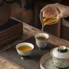 Xícara de Chá de Cerâmica Lótus com Padrão de Nuvem, Xícara Mestra Retro Estilo Chinês para Casa e Escritório, Xícara Única de Degustação para Conjunto de Chá Kung Fu