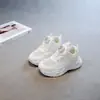 Sapatos Infantis, Tênis Esportivo para Meninos, Modelos de Primavera e Outono, Sapatos Brancos, Tênis de Corrida Respiráveis em Malha para Crianças Maiores, Novos Modelos de Verão 2026