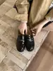 Sapatos Femininos Estilo College Retrô Outono 2025 Slip-On Bico Redondo Salto Baixo Cor Leopardo Mocassins Mais Fáceis de Combinar Sapatos Pequenos de Couro