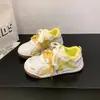 Zapatos Casuales Transpirables de Malla 2026 Nuevos Zapatos Populares para Mujer Zapatos de Malla Primavera y Verano Zapatos de Entrenamiento Alemanes con Suela Gruesa para Mujer