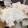 Cardigan de Manga Larga Estilo Floral Ropa Infantil Solapa Bebé Primavera, Verano y Otoño Cuello de Muñeca Estilo Dibujos Animados Conjunto de Ropa para el Hogar