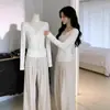 Roupa íntima Estilo Coreano Primavera e Outono Camiseta de Veludo Alemão de Manga Longa para Mulheres, Novo Design com Aplicação de Renda, Corte Justo, Top Curto