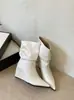 Venta al por mayor transfronteriza de botines de tacón alto con punta para mujer, nueva colección otoño/invierno 2026, botines negros elegantes y versátiles con tacón de cuña