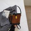 Bolso Sencillo de Otoño Bolso Tote Pequeño para Mujer 2025 Nuevo Bolso Cubo de Aspecto Elegante Bolso Cruzado Casual Acolchado