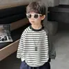 Sudadera de rayas para niño para primavera y otoño, jersey patchwork estilo coreano para niños, nuevo modelo 2026, top de manga raglán para niño pequeño